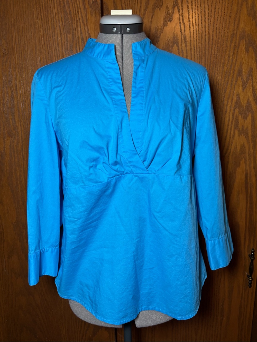 Talbots Bright Turquoise Blue V-Neck mid  Sleeve Top - medium